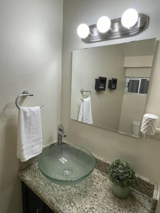 Casa Eliseos, A 5 Minutos De La Linea Fronteriza Villa Nogales  Eksteriør bilde